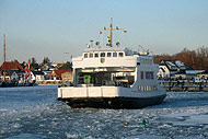 Fährverkehr im Winter